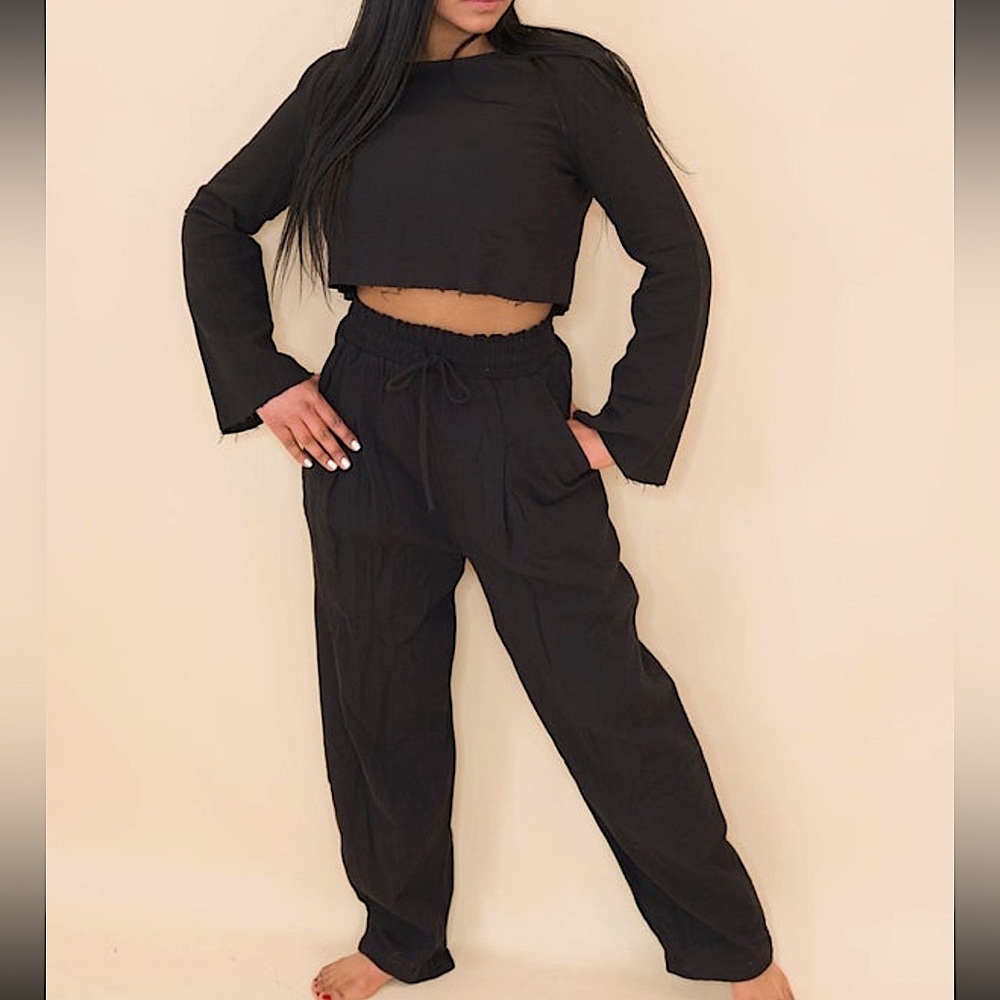 🍒BOGO50%🍒 🆕🖤LISTICLE: 2 Piece Outfit LARGE